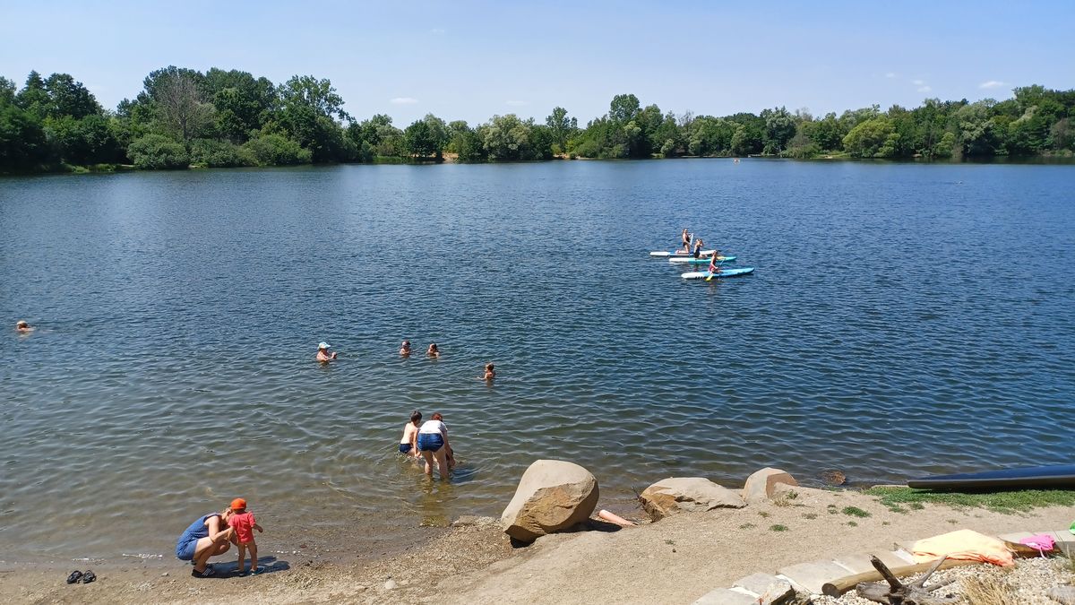 Na přírodním koupališti u Olomouce utonul muž